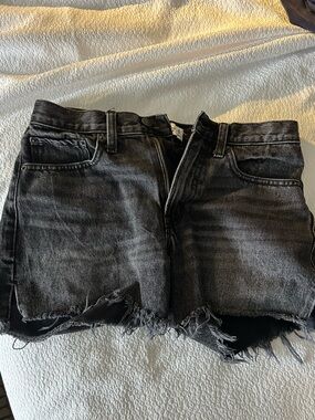 Abercrombie Mid Rise Boyfriend Short 25/0